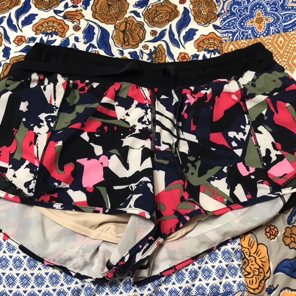 Lululemon hotty hot size 8 regular length!